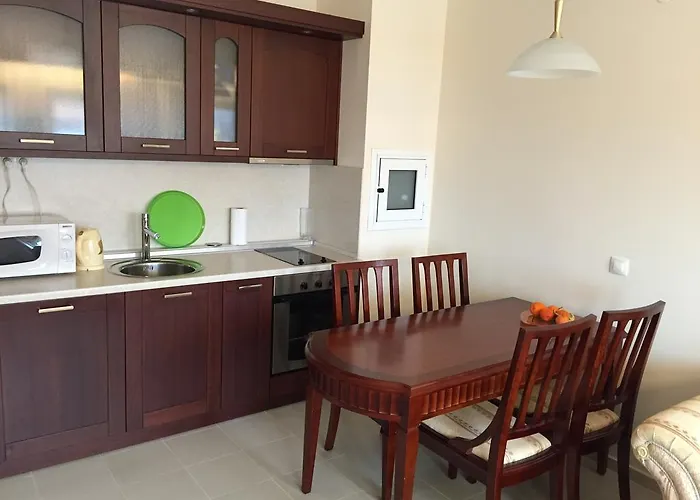 Downtown Alexander Services Apartmán *