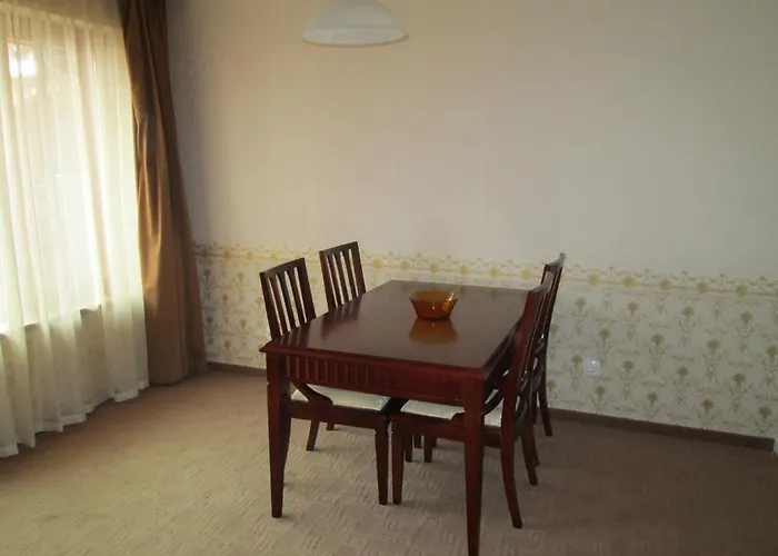 Downtown Alexander Services Apartmán *